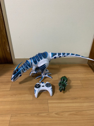 恐竜ラジコン