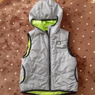 ⭐男の子ベスト　一着200円　140㎝の画像