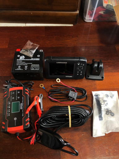 ローランス　LOWRANCE 魚群探知機　バッテリー付き