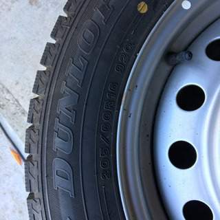 スタッドレスタイヤ205／60ー16の画像