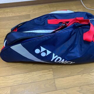 テニスラケット専用バッグの画像