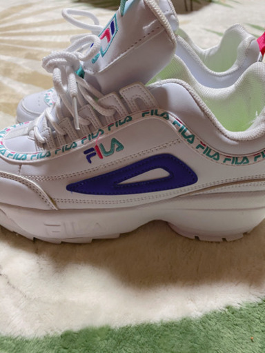 スニーカー　Fila