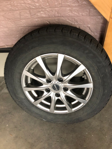 スタッドレスタイヤ　205/65R15 ブリジストン　2016年製