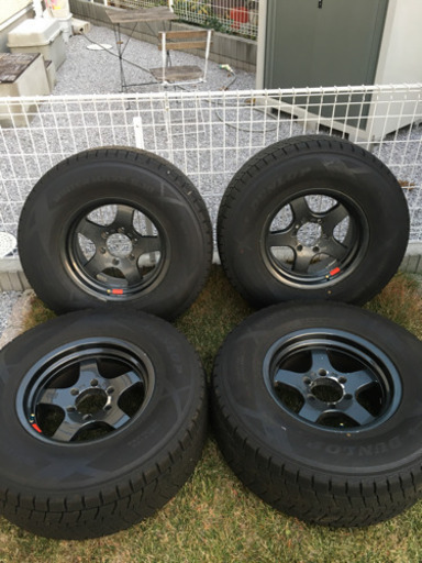 値下げ！　スタッドレス　DUNLOP WINTERMAXX SJ8　275/70R16 サーフ　ランクル