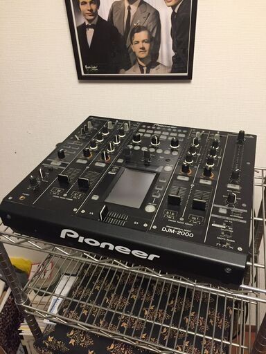 DJミキサー　Pioneer DJM-2000