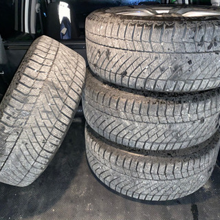 商談中、値下げしました！ Audi純正 continental6 スタッドレスタイヤ 4本  225/55/R16