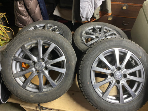 インサイトにつけてたスタッドレスタイヤ売ります。