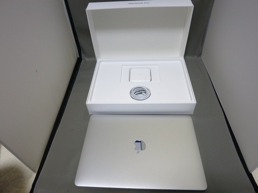 macbook pro 2019 13.3インチ 256gb i7 16gb