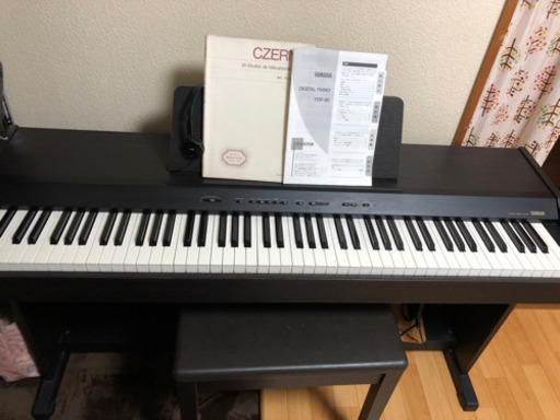電子ピアノ