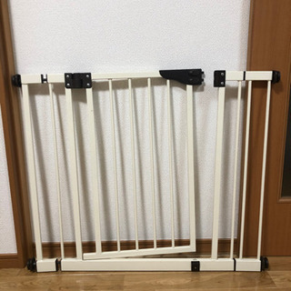 日本育児　ベビーゲート2つ