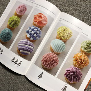 Wilton お菓子作りの本