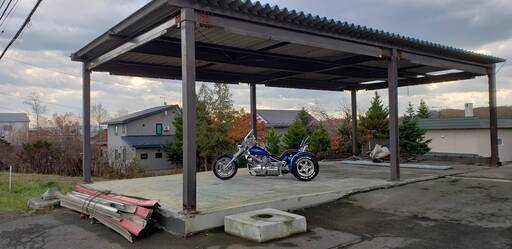 【商談中】鉄骨　折板屋根　カーポート向き　倉庫向き