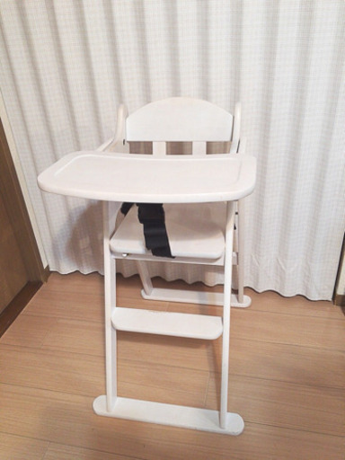 ベビーチェア　アイボリーホワイト