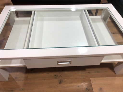オシャレ　ホワイト　ガラステーブル　現品限り　ローテーブル