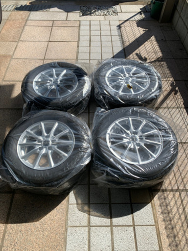 スタットレスタイヤ　215/65/16 ブリザックレボGZ アルファード用