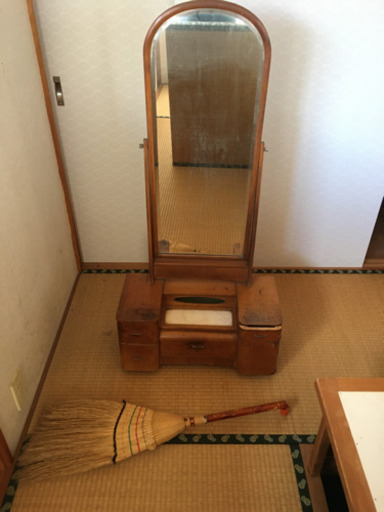 鏡台（レトロ）