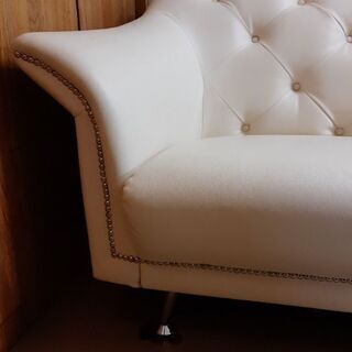 二人掛けソファーの画像