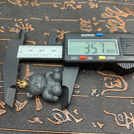 ネックレス ベア 本翡翠 ヒスイ 黒色 縁起物 誕生日プレゼント 鑑別書有