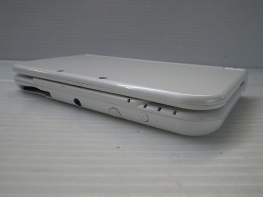 ■比較的キレイです。■任天堂 NEW3DSLL ホワイト 充電器付