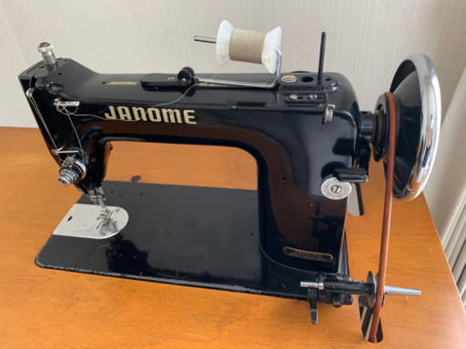 大幅値下げ！アンティーク足踏みミシンJANOME(職業用)