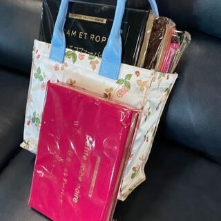 11/15（日）女性雑誌の付録をプレゼント！15時集合です！家具の見学がてら遊びに来て下さい！お一人様です！の画像