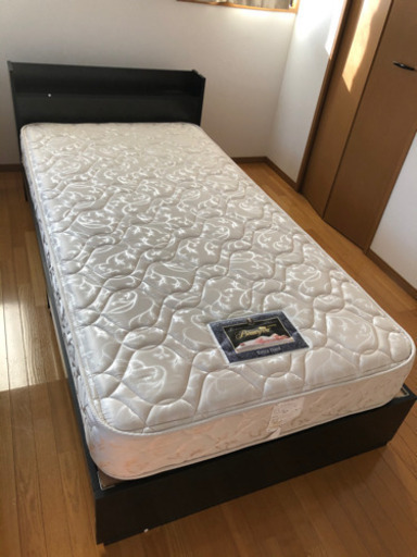 引き出し、マットレス付きベッド