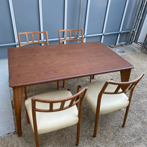 #KM70 ダイニングテーブルセット　ほぼ未使用