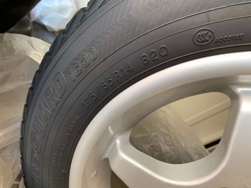 スタッドレスタイヤ4本175/65R14