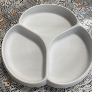 新品ベビー食器　吸盤付きシリコンランチプレート　