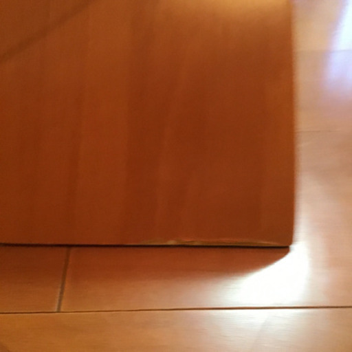 おしゃれなガラステーブル