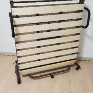 すのこ折り畳み式ベッドの画像