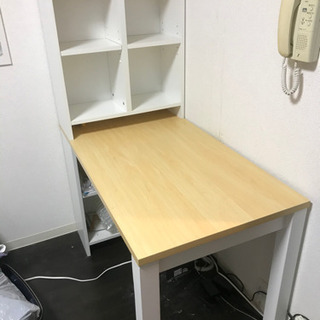棚付けの机