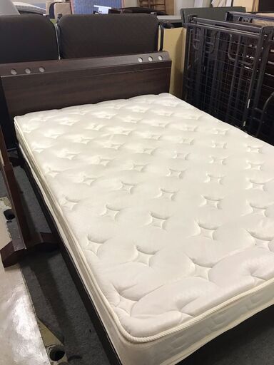 おしゃれなダブルベットです！！！　マット付きで２９，９８０円（税別）