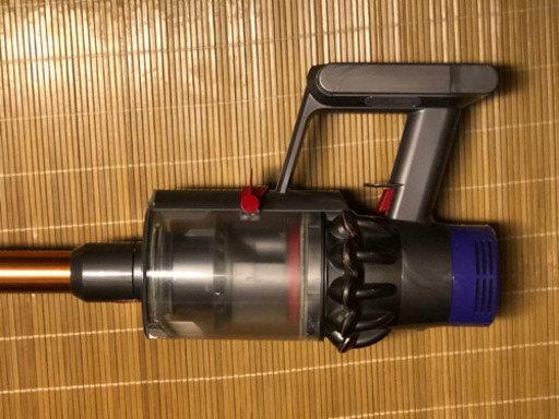 値引きしましたので、早く引き取れる方優先☆ ダイソン Dyson Cyclone V10 Fluffy サイクロン式 コードレス掃除機