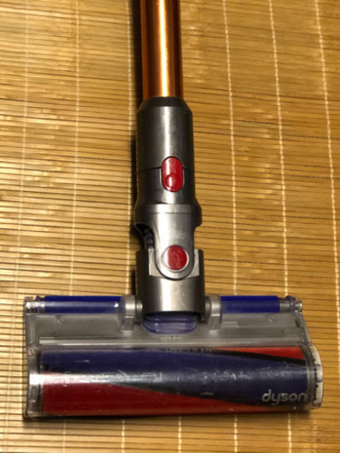 値引きしましたので、早く引き取れる方優先☆ ダイソン Dyson Cyclone V10 Fluffy サイクロン式 コードレス掃除機