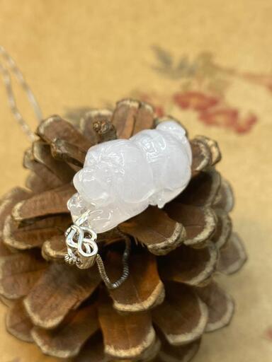 福袋 ペンダント ワンちゃん 犬 本翡翠 氷ヒスイ 透明感 誕生日プレゼント 鑑別書有