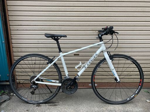 人気車　TREK　7.4　2016年モデル　サイズ445（17.5インチ）中古美品　クロスバイク