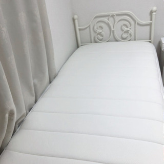 ベッドとマットレスのセットです！