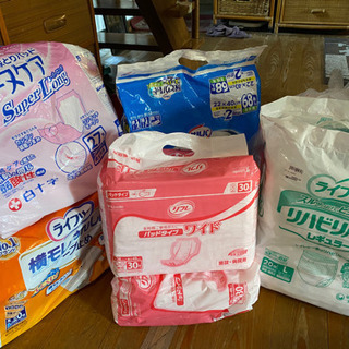 介護用オムツ、パット各種