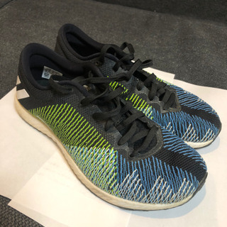 アディダスadidasランニングシューズ