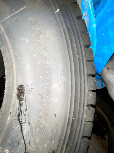 225/90R 17.5    4トンスタッドレス