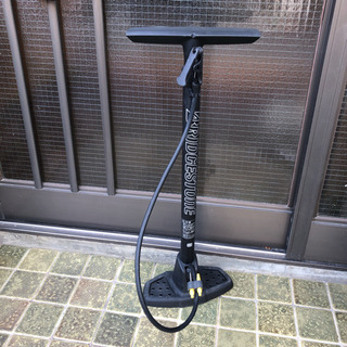 自転車の空気入れ
