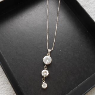 大粒ジルコニア、3連豪華ネックレス。