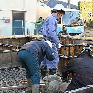 『先輩社員もみんな初めは未経験からでした！』★充実した福利厚生★地域密着の働き安さ抜群！基礎工事のお仕事です！の画像