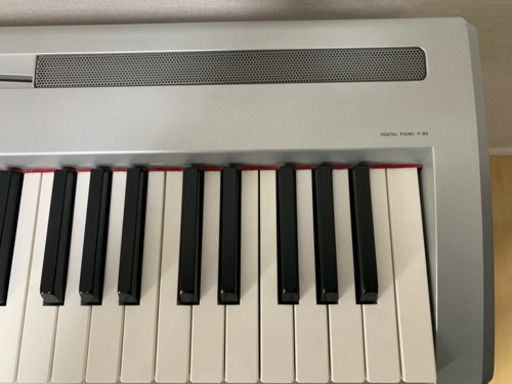 ヤマハ　電子ピアノ　P-95 別売の台付き