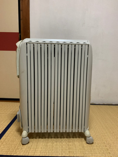 デロンギのオイルヒーターです