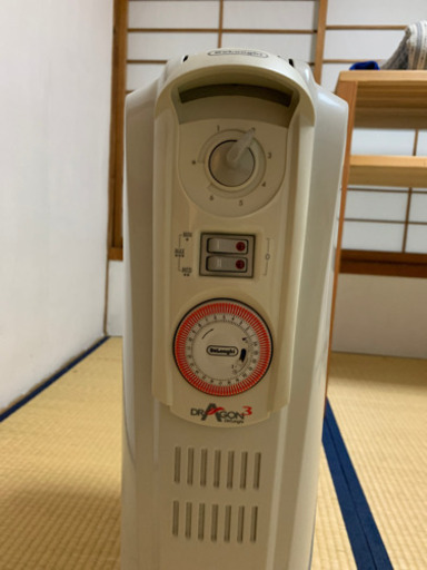 デロンギのオイルヒーターです