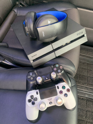 PS4、モニター、ヘッドセット