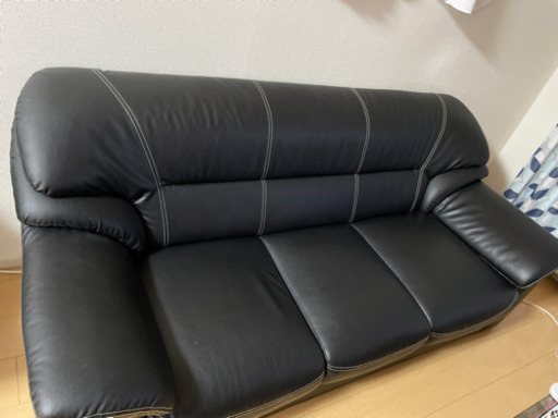 ３人がけソファ　黒PVCレザー