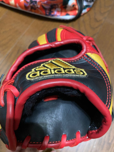 アディダスグローブ